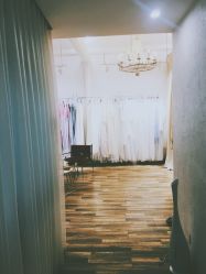-LaMousse婚纱买手店