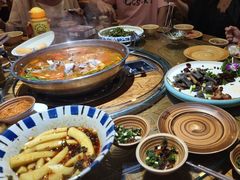 -亮欢寨酸汤鱼(沙冲路店)