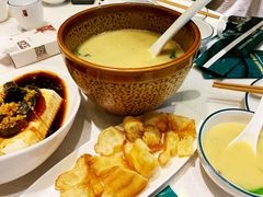 老济南甜沫-闫府私房菜·百年鲁菜(恒隆店)