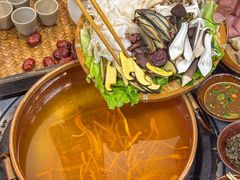 -阿山卓·野生菌火锅·纳西火塘烤肉