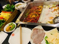-百年川椒重庆老火锅(光谷店)