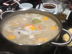 澳门鸡脚猪骨煲-官也街澳门火锅(新源里店)