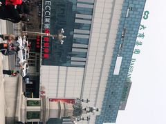 -新一百-地面停车场