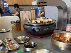 -围炉肉舍丹东海鲜烤肉·烤活鳗(步行街店)