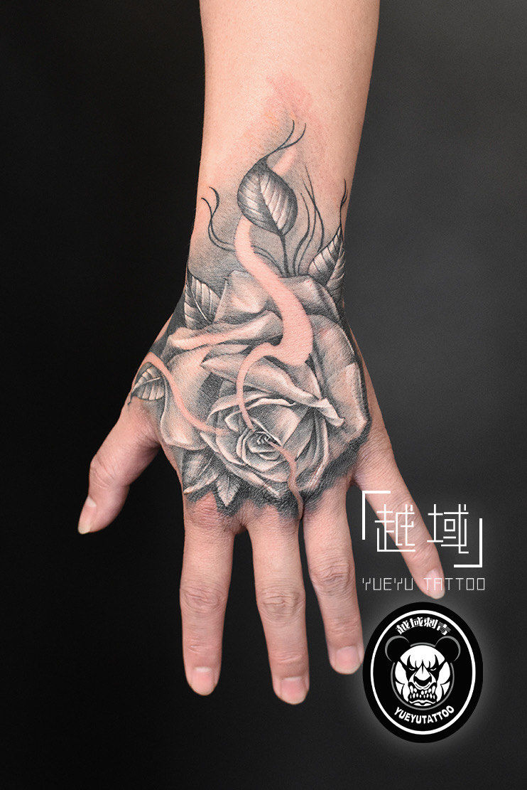 手背玫瑰纹身图案
