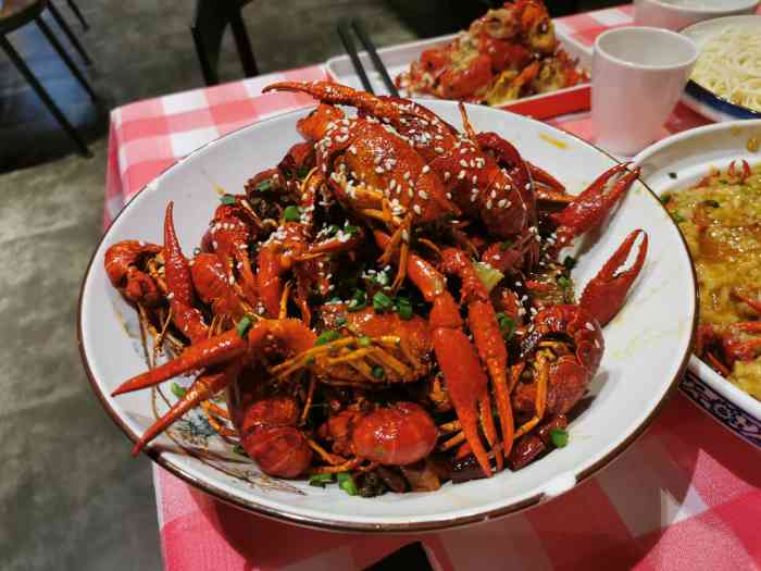 巴岛龙虾(麦地店)-"好吃 龙虾新鲜 虾球辣的有点太辣 猪油捞.