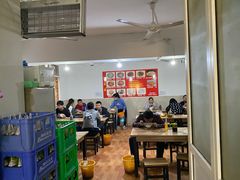 大堂-老字号杨坡红油米线腊汁肉夹馍(东四道巷店)