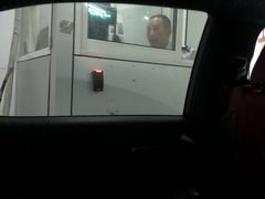 -新世界新丸中心-地下停车场