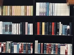 -钟书阁(松江泰晤士小镇店)