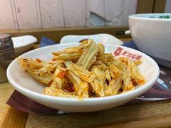 -呷佬·长沙手工米粉(金沙江路店)