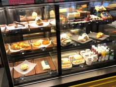 面包甜点陈列柜-星巴克(广州中华广场B1层店)