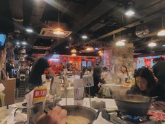 大堂-鲜入围煮花胶鸡海鲜火锅