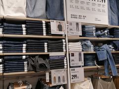 -优衣库(泉州中骏世界城店)