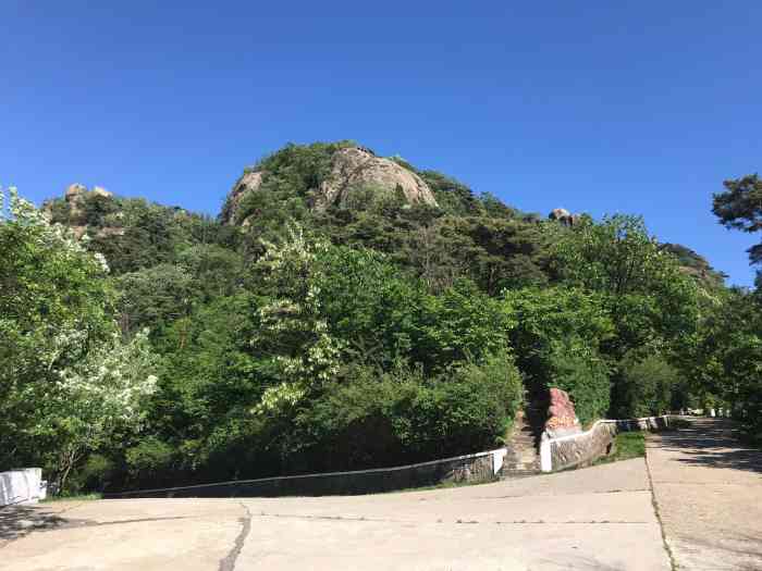 龙岳山风景区-"来朝鲜,必要来平壤.来平壤,必要来位于.