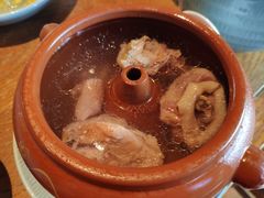 云南名材汽锅鸡&nbsp;/例-丽江金茂凯悦臻选酒店-滇香馆