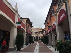 -佛罗伦萨小镇广佛名品奥特莱斯(疏港路店)