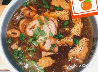 西单这家食宝街终于开业了，但是里面吃饭的店铺却不是很