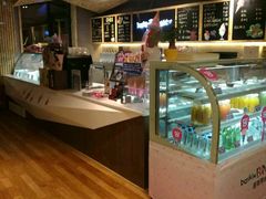 -新华里咖啡书吧(新华书店小寨店)