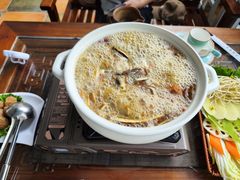 -阿鹏故事云南野生菌火锅(人民路店)