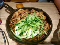 铁板猪肉炸酱面-炒码先生·韩餐炸鸡披萨(西塔店)