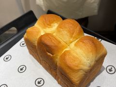 -HOT CRUSH趁热集合·现烤面包(上海环球港店)
