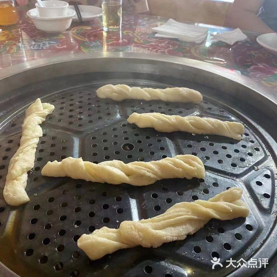 天辉源铁锅炖店