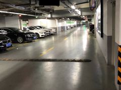 -百联又一城停车场