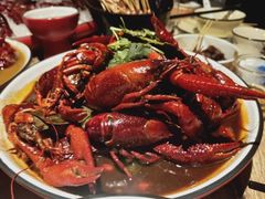 -虾弄弄海派小龙虾·牛羊蝎子火锅