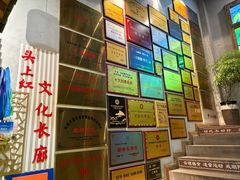 -头上红煨盐鸡·非遗院子餐厅