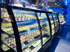 面包甜点陈列柜-乔哥铭洋海鲜自助(皇城恒隆广场店)