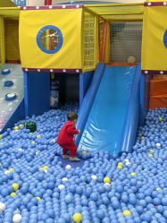 -莫莉幻想儿童乐园(郑州丹尼斯三天地店)