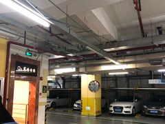 -环球港-停车场