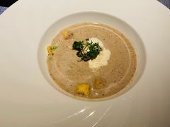 松茸蘑菇汤佐迷你蘑菇-弦月窗LUNETTE BY AMANDA(复兴路店)