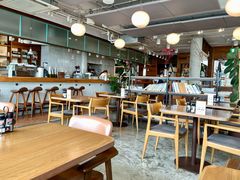 -ROAST coffee & eatery