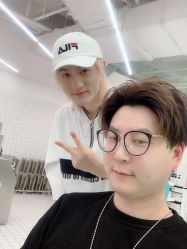 -Godhands美发设计沙龙