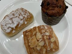 -上海滴水湖皇冠假日酒店