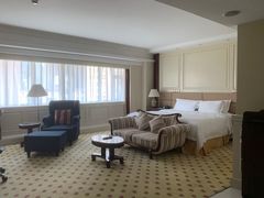 -深圳富苑皇冠假日套房酒店