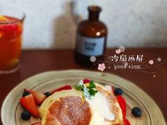 莓果奶油芝士舒芙蕾松饼-UPPER KITCHEN(延安路店)
