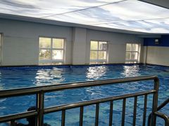 -小海豚国际游泳培训中心(松江九亭店)