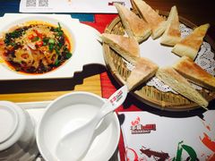 香脆藕片&nbsp;泡馍-多嘴超级肉蟹煲(杉杉国潮主题店)