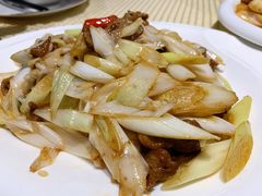 葱爆羊羔肉-巴扎美食·新疆菜·西域歌舞表演餐厅(新疆大厦店)