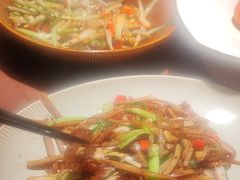 -荷栖小院·品质江西菜(红谷滩店)