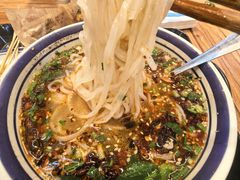 -云阿蛮云南生烫牛肉米线(奉贤路店)