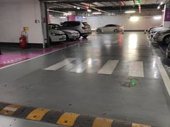 -荟聚西红门购物中心-停车场