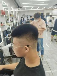 -朗峰专业美发沙龙