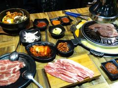 -哈哈碳都·牛肋条无限自助烤肉(台江万达店)