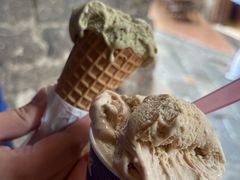 -Gelateria Dondoli