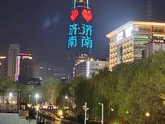-泉城广场