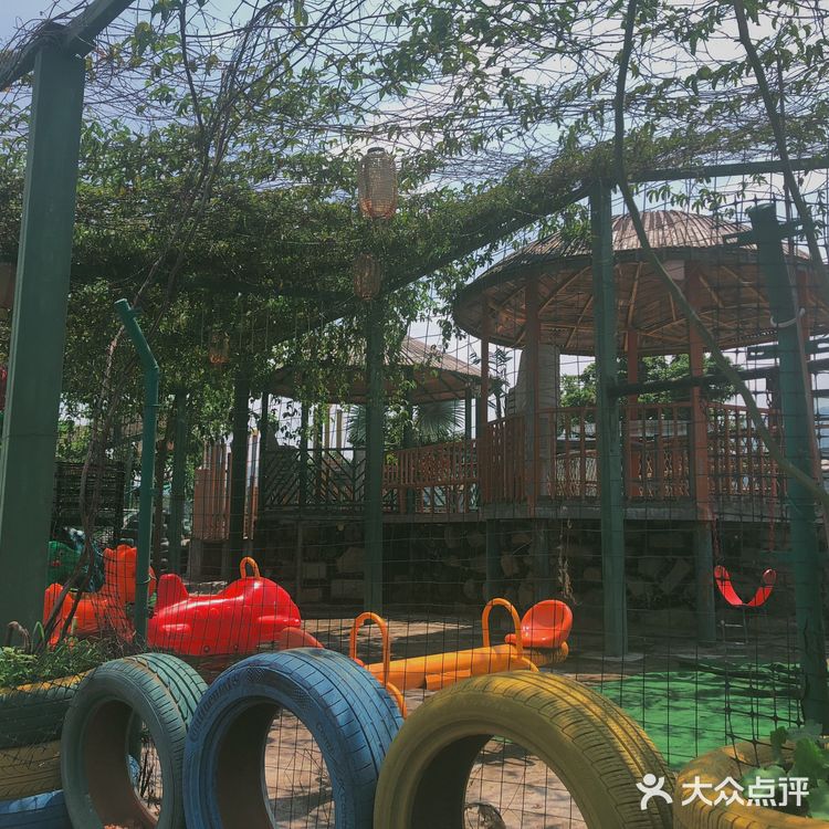 藏在山里的奇妙农庄