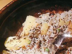 -帅巴人舅母子腊蹄民俗村